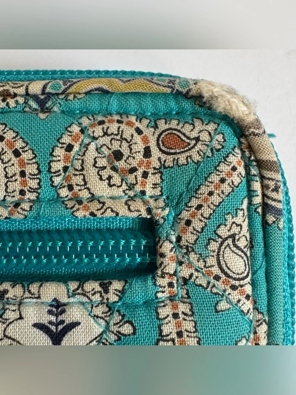 Vera Bradley Turn Lock Wallet Totally Turquoise Paisley Quilted Retired Y2K READ - Picture 8 of 12